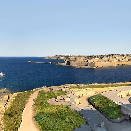 Stylish Seaview In A Prime Location Sliema