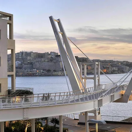 Stylish Seaview In A Prime Location * סליאמה