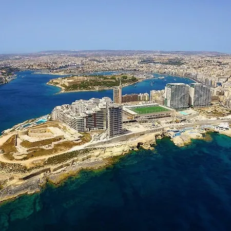 Stylish Seaview In A Prime Location Appartamento Sliema