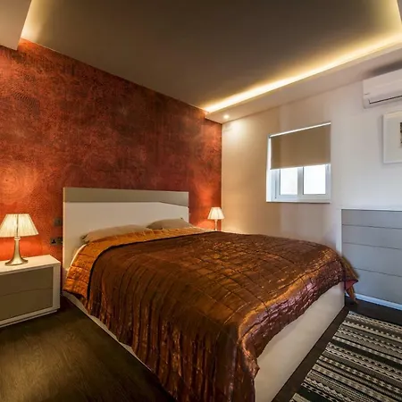 Stylish Seaview In A Prime Location *