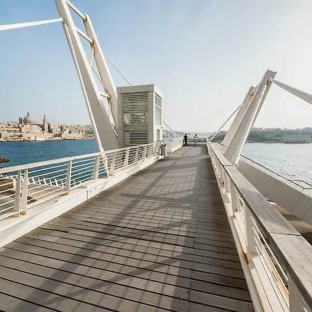 Stylish Seaview In A Prime Location Sliema