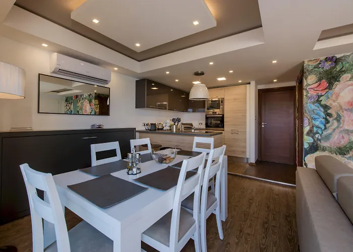 Stylish Seaview In A Prime Location Apartament Sliema