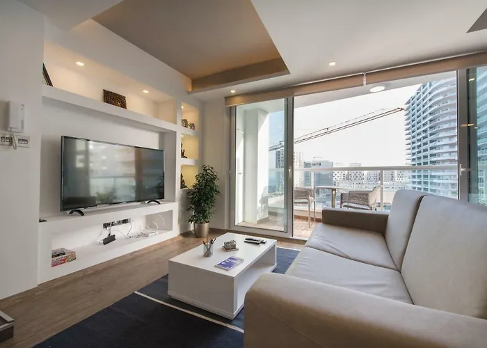 Stylish Seaview In A Prime Location