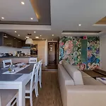 아파트 Stylish Seaview In A Prime Location
