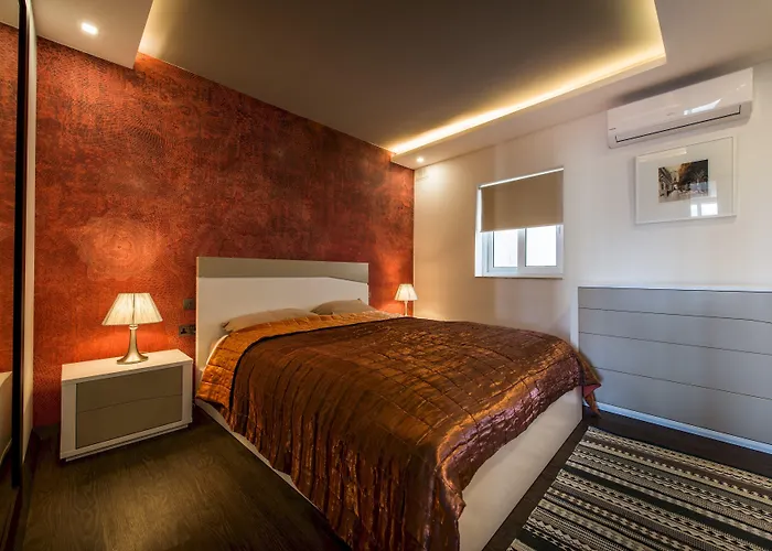 Stylish Seaview In A Prime Location *